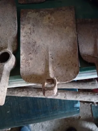 Herramientas de campo rústicas