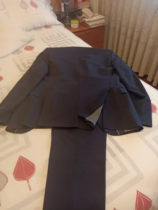 Traje de chaqueta azul marino