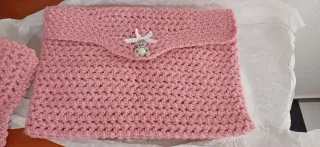 Bolsa bebé y posavasos rosa