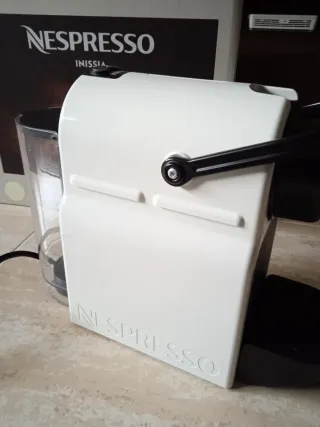 Cafetera Nespresso Inissia DeLonghi