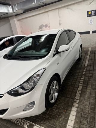 Hyundai Elantra 2012