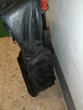 Mochila de cuero con ruedas