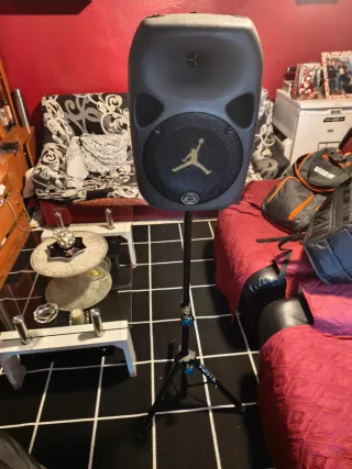 Wharfedale Titan 8 Negro auto amplificado