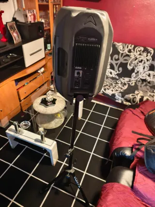 Wharfedale Titan 8 Negro auto amplificado