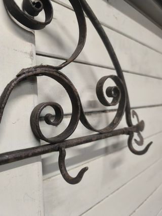 Colgador de forja con ganchos. Cocina  Antiguo