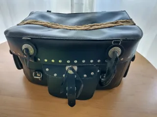 Maleta de Moto Negra Cuero