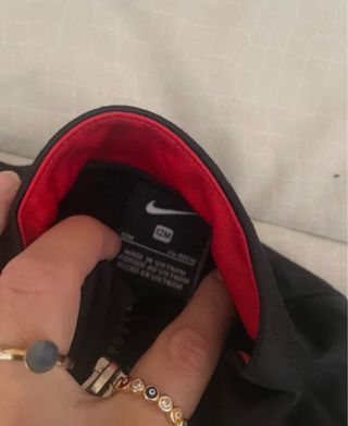 Tuta Nike bimbo rossa e nera