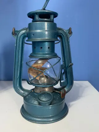 Lanterna vintage blu