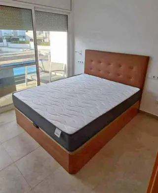 Canapés y colchones nuevos