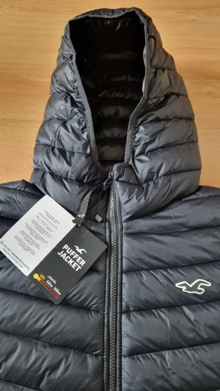 Puffer jacket, Chaqueta Hollister acolchada negra