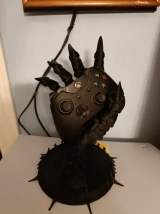 Soporte Mando PS5 Mano Sauron 3D