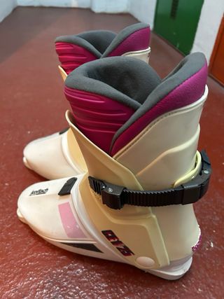 Esquís, botas y bastones Tiklas Racing