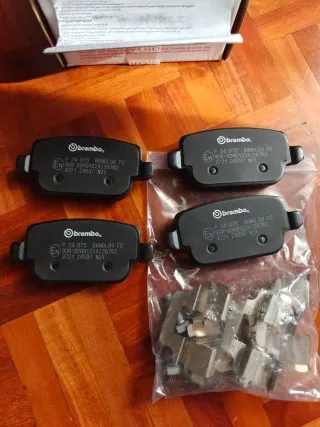 Pastillas Freno traseras Brembo P 24 075 Ford