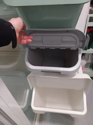 Contenedores apilables para ropa/juguetes