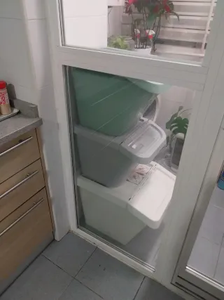 Contenedores apilables para ropa/juguetes