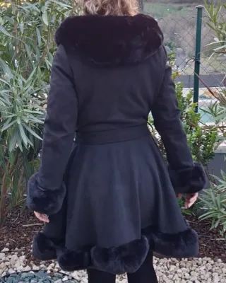 Abrigo antelina negro con pelo
