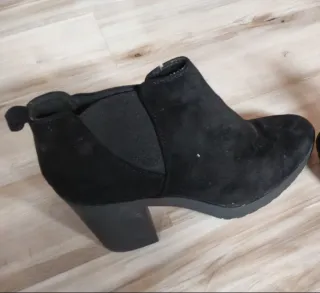 Botines negros tacón