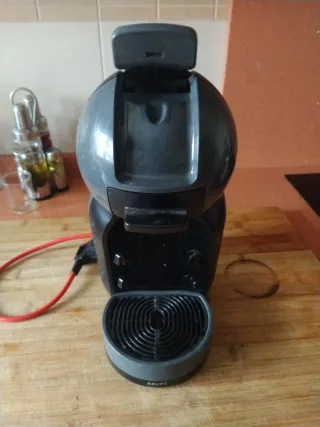 Cafetera Krups Dolce Gusto gris y Negra