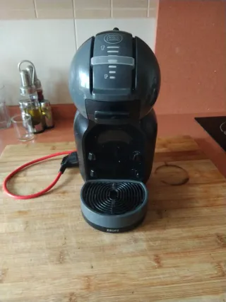 Cafetera Krups Dolce Gusto gris y Negra