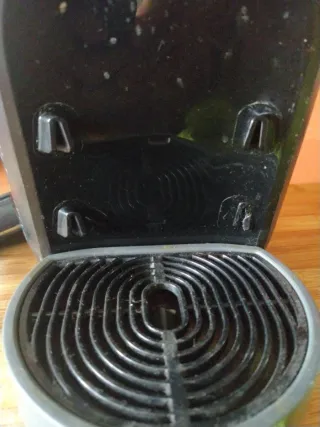 Cafetera Krups Dolce Gusto gris y Negra