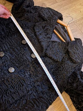Abrigo de piel de astracán negro En perfecto estad