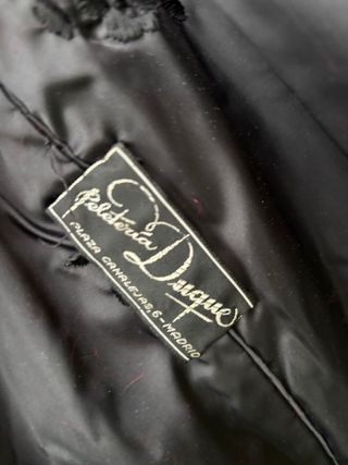 Abrigo de piel de astracán negro En perfecto estad