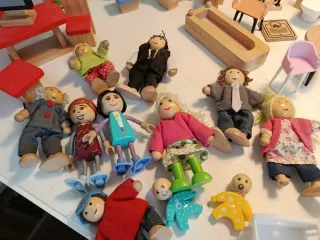 Casa de muñecas de madera