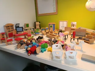 Casa de muñecas de madera