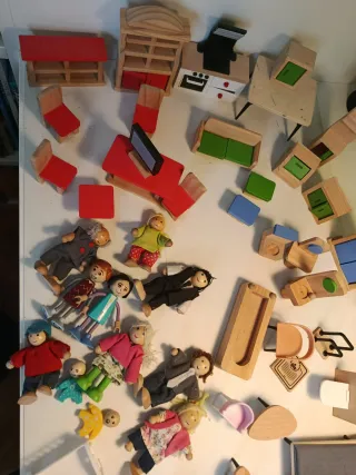 Casa de muñecas de madera