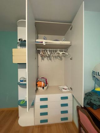 Armario infantil blanco y azul