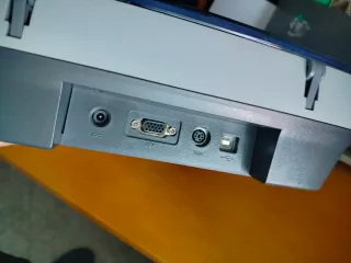 Scanner HP Scanjet 4570c per documenti e pellicole