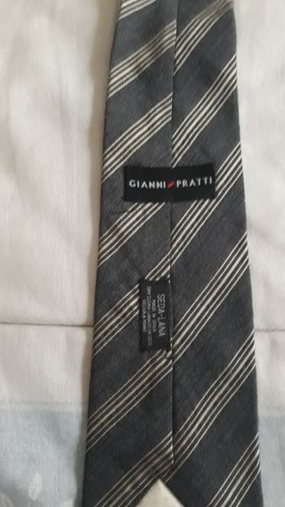 Elegante Corbata Gianni Pratti Rayas Doradas/Grise