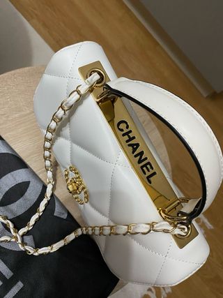 Bolso Blanco Acolchado Dorado