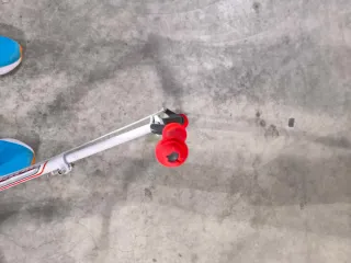 Patín tijera rojo y blanco