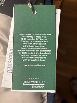 Chaqueta térmica con capucha. Nueva con etiqueta.