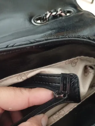 Bolso Guess Negro Acolchado Cadena