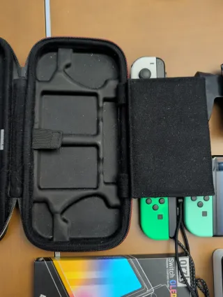 Nintendo Switch OLED con Accesorios