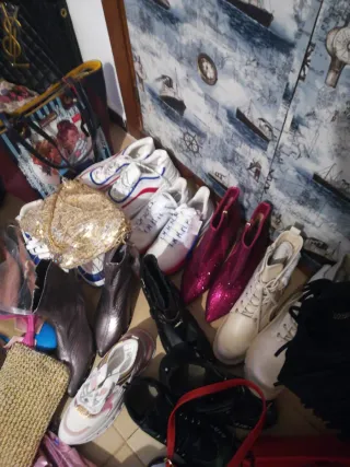 Lote Ropa, Bolsos y Más