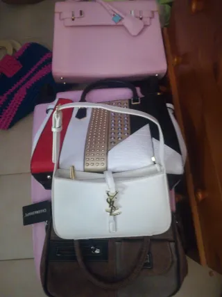 Lote Ropa, Bolsos y Más