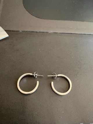 Orecchini a cerchio con zirconi