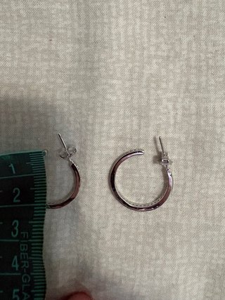 Orecchini a cerchio con zirconi