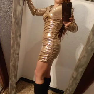 Vestido dorado brillante mujer