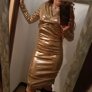 Vestido dorado brillante mujer