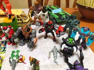 Lote Ben 10 Figuras y Vehículos