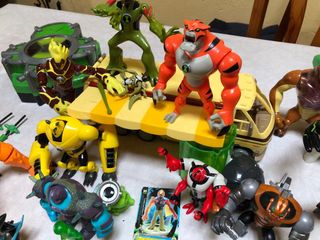 Lote Ben 10 Figuras y Vehículos