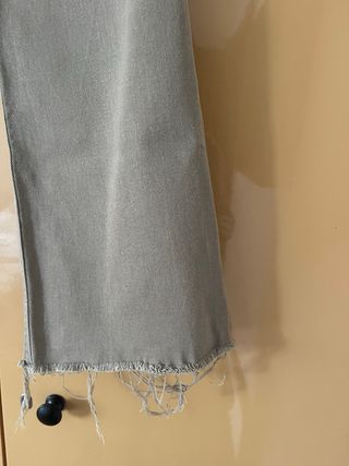 Pantalón Mango verde acampanado