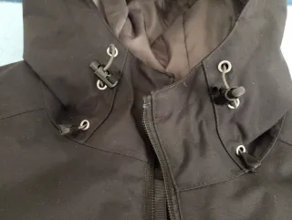 Chaqueta Quechua Negra y Gris