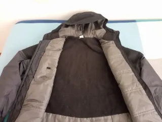 Chaqueta Quechua Negra y Gris