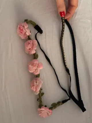 Diadema flores rosas y cadena dorada