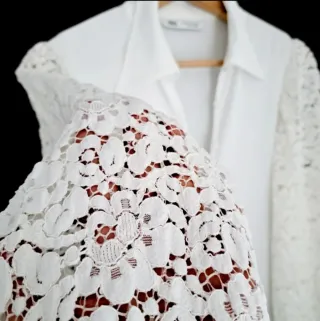 REBAJADA HOY! Bella blusa Zara mangas de encaje L